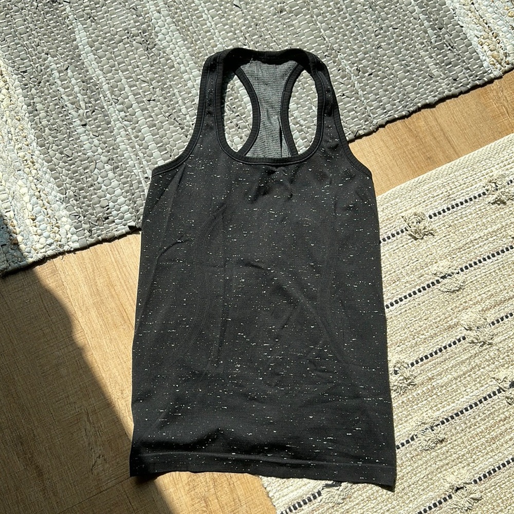 EUC Heather Black Lululemon Swiftly Tech Racerback Tank. Size 10.
